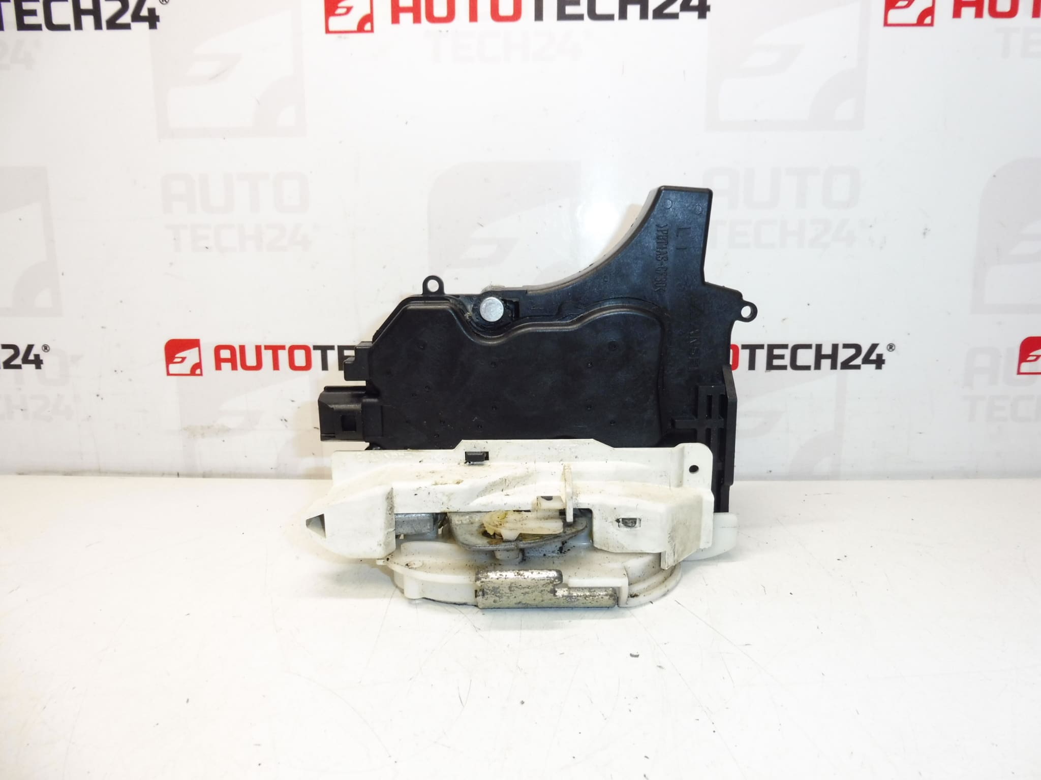 Blocare ușă din față stânga Citroën C-Crosser Peugeot 4007 9135cc