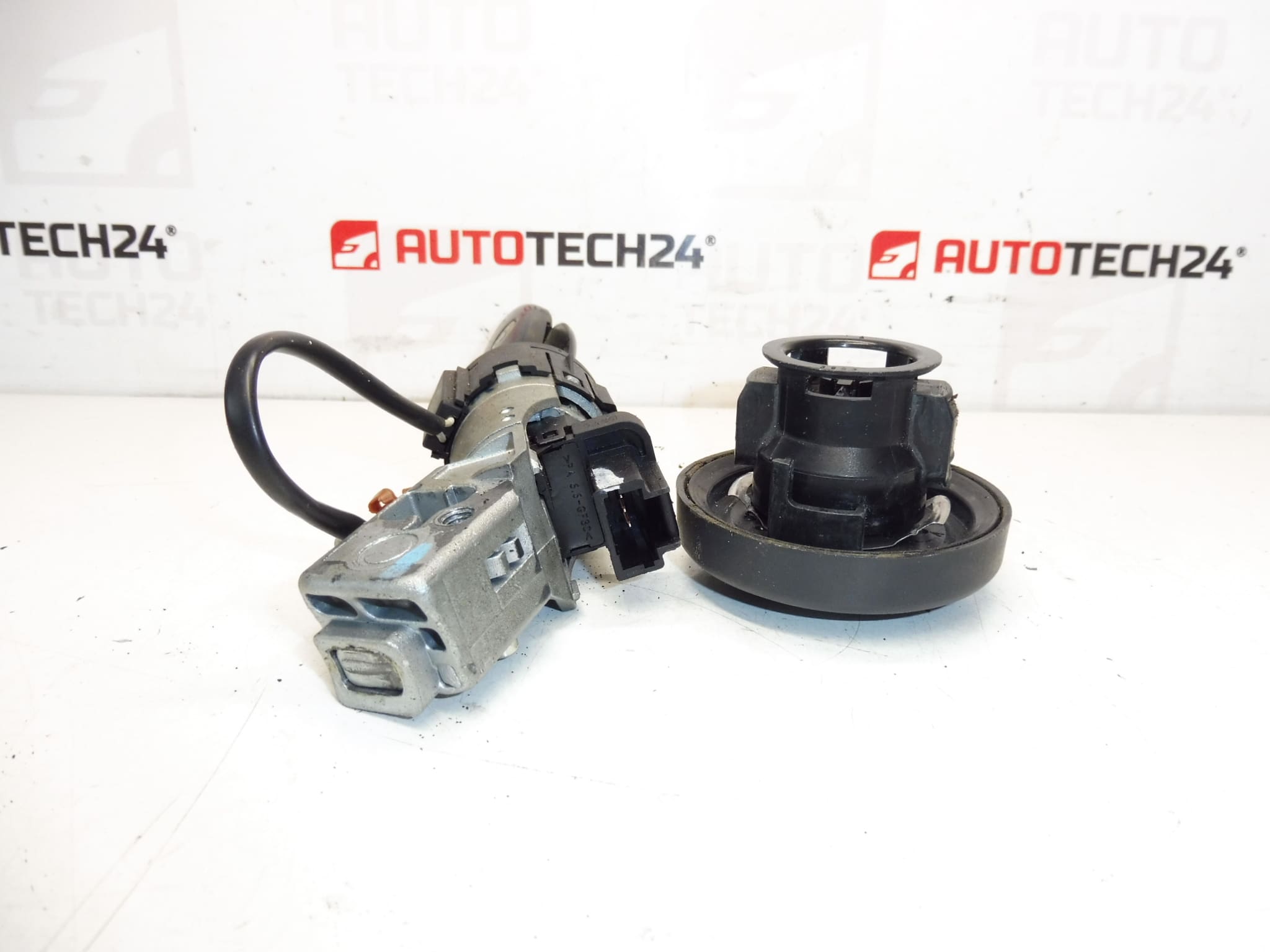 capac rezervor + o cheie Citroën C5 05-07 4162FE