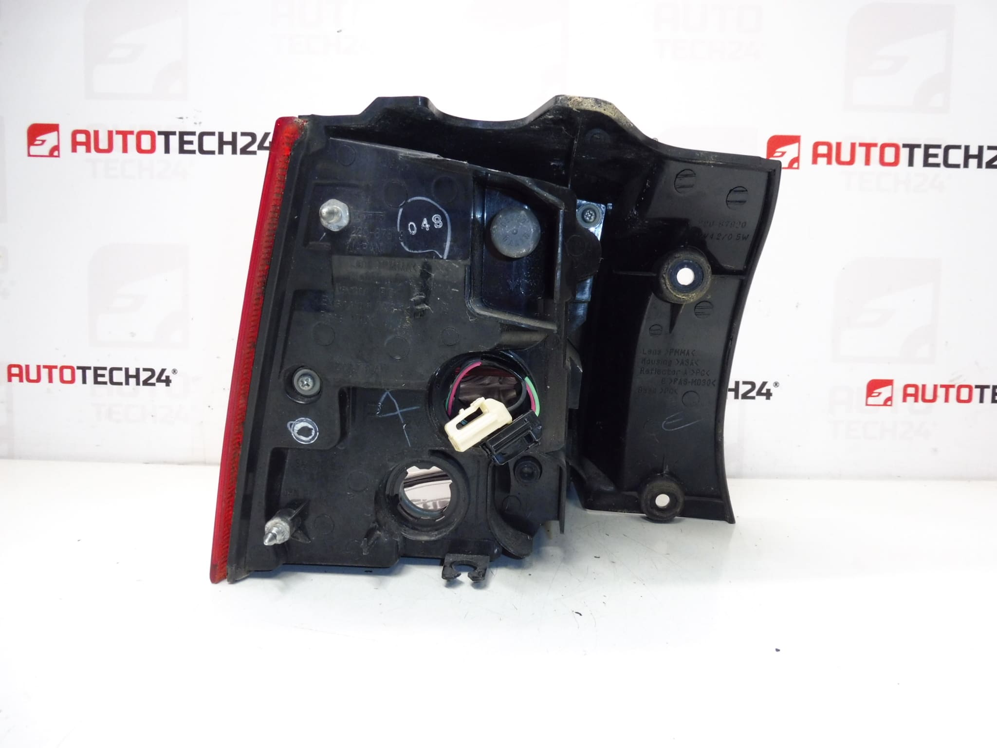 Lampă spate dreaptă Citroën C-Crosser 6350EG - imagine 2