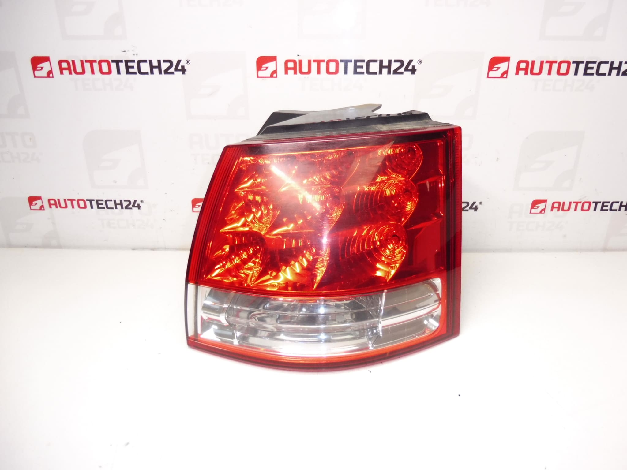 Lampa spate dreapta Mudguard Citroën C-Crosser 6350EG