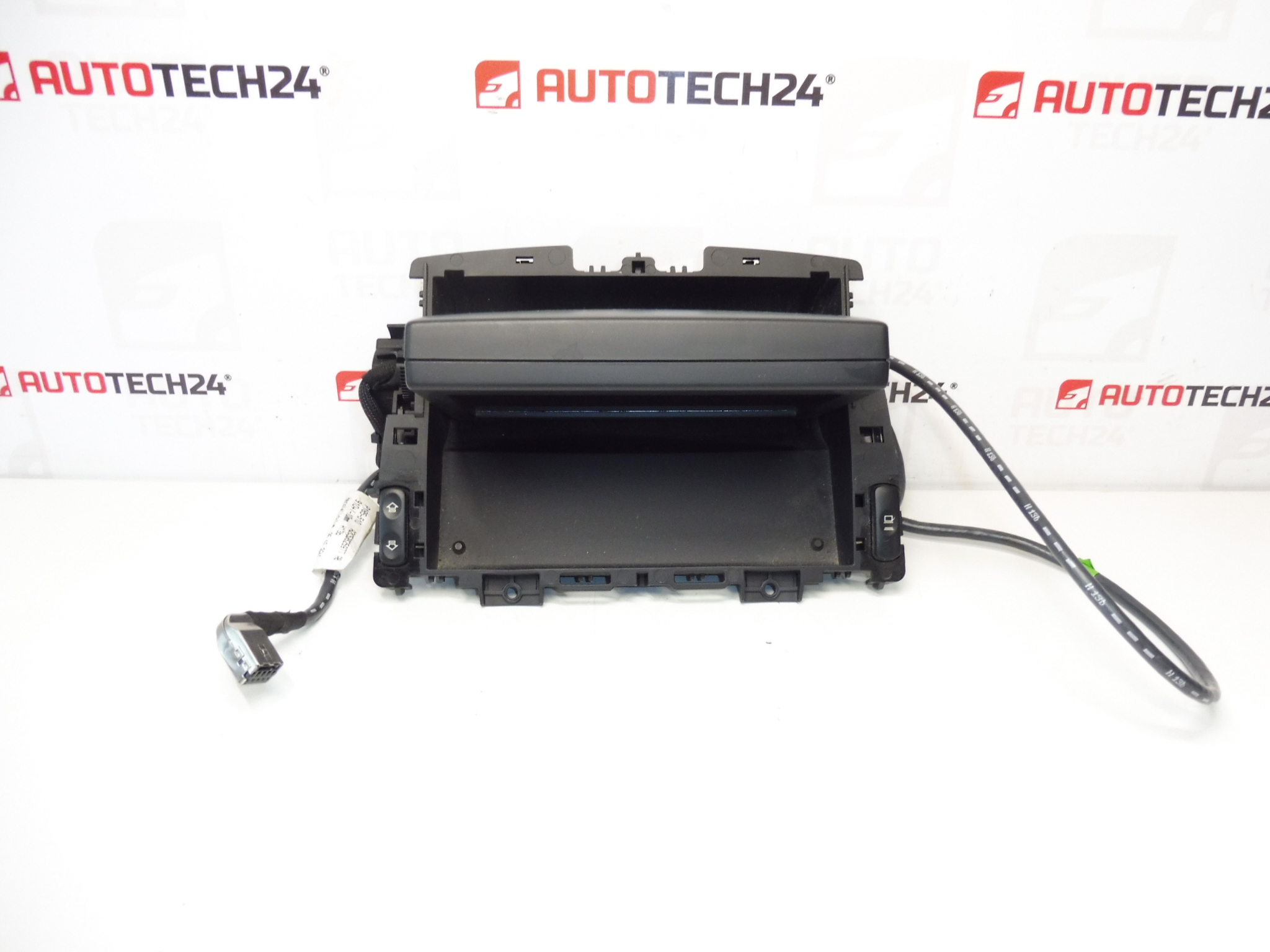 Afișare Radio Computer Peugeot 3008 5008 96735367ZD 6593E4