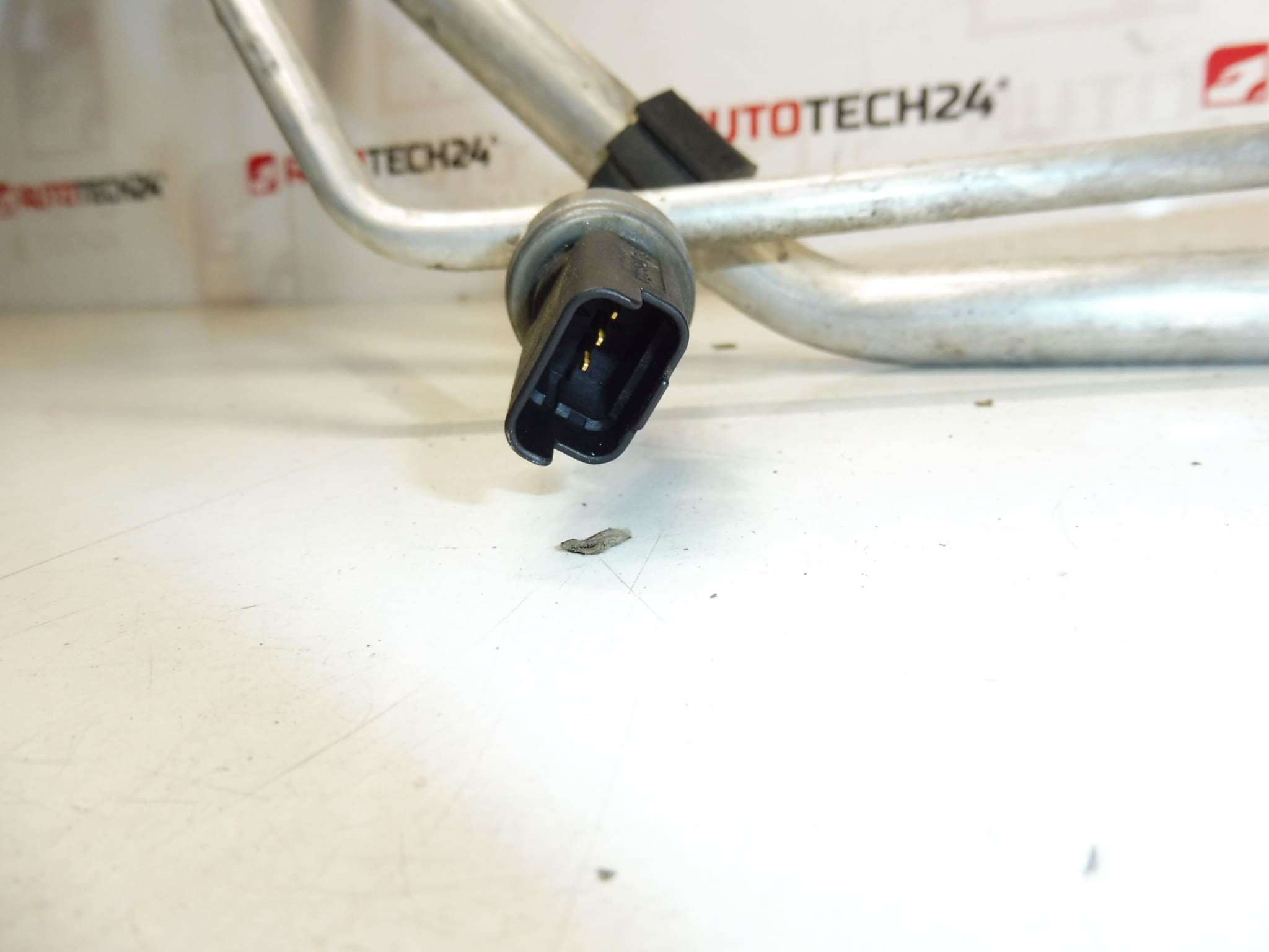 Conducta climatizare Peugeot Citroën 9684310980 6477G6 - imagine 2