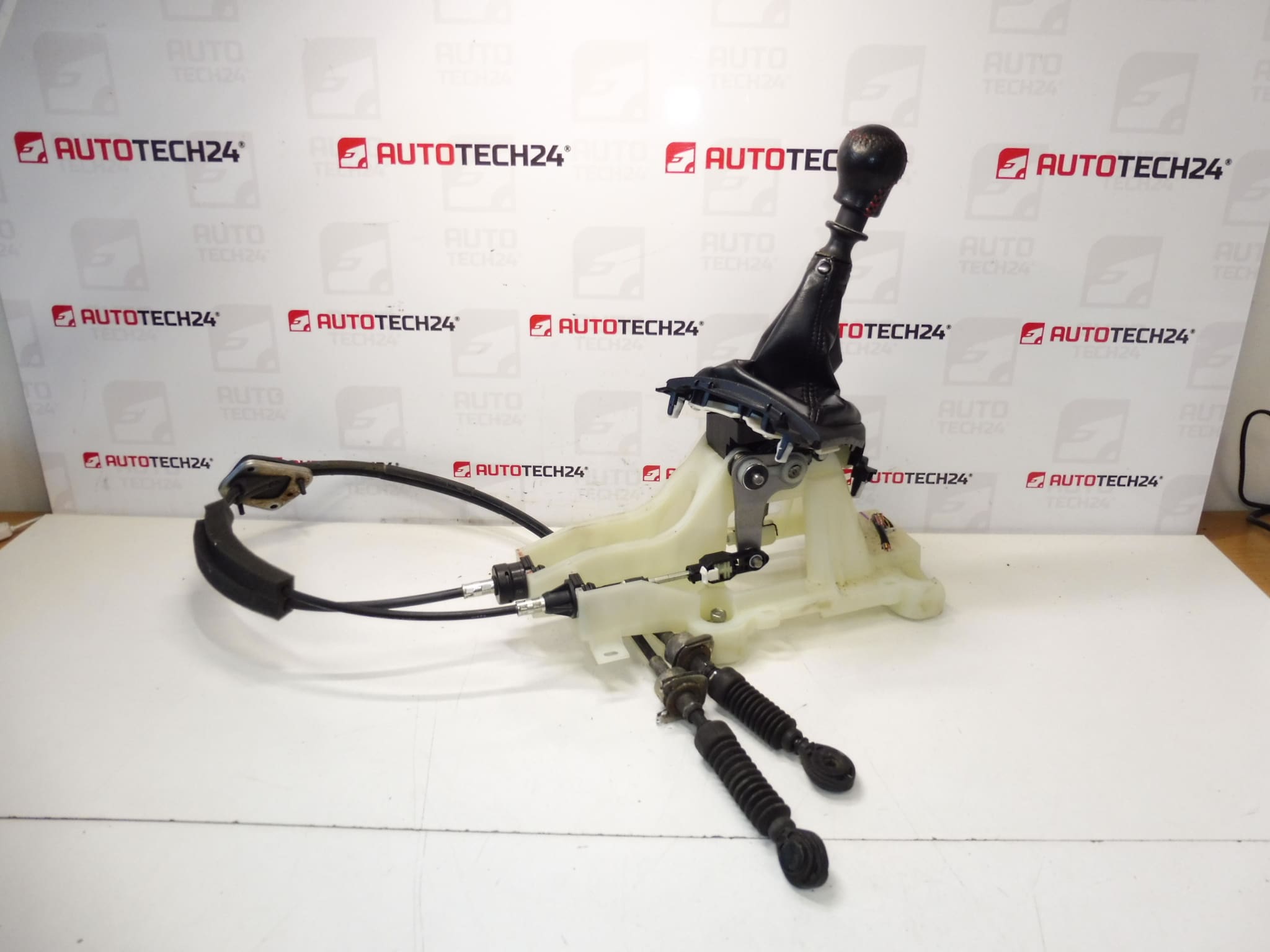 Mașini de cablu cu un set de schimbare Citroën Peugeot 2400FS 2444G