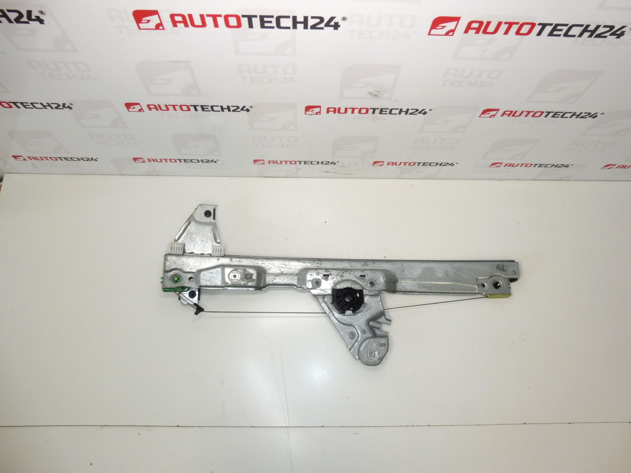 Mecanism de înfăşurare geam stânga Peugeot 308 9658927080 9221CW