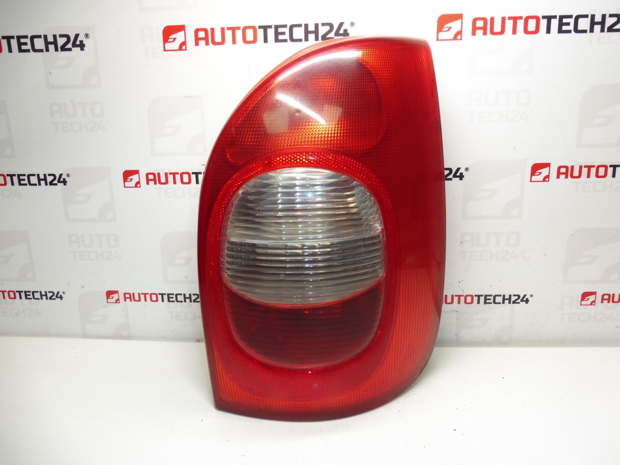 Lampa spate dreapta Citroën Xsara Picasso la 04 9631563980 6351N0