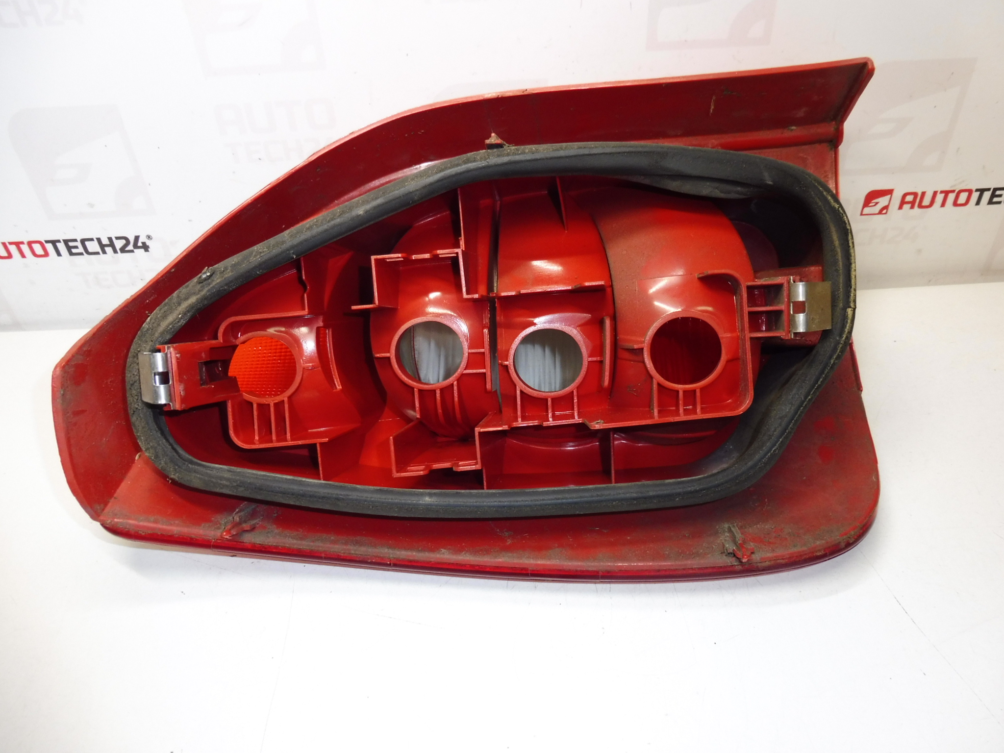 Lampa spate dreapta Citroën Xsara Picasso la 04 9631563980 6351N0
