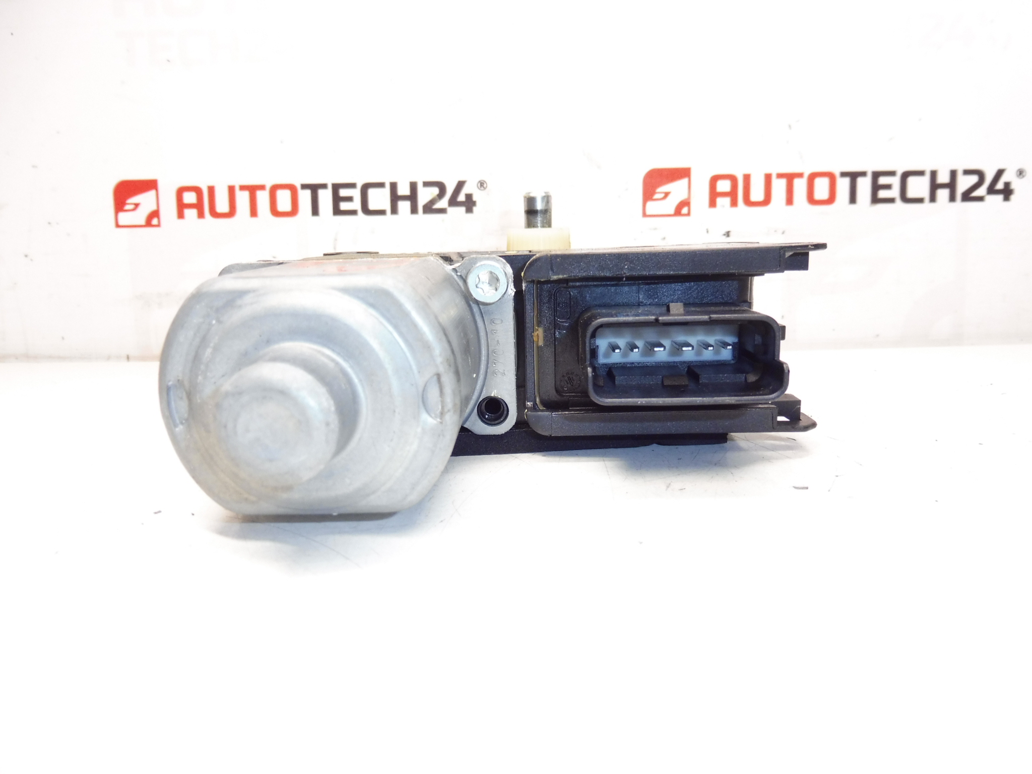 Motor de ridicare geam stânga Peugeot 308 9657247680 9221CX