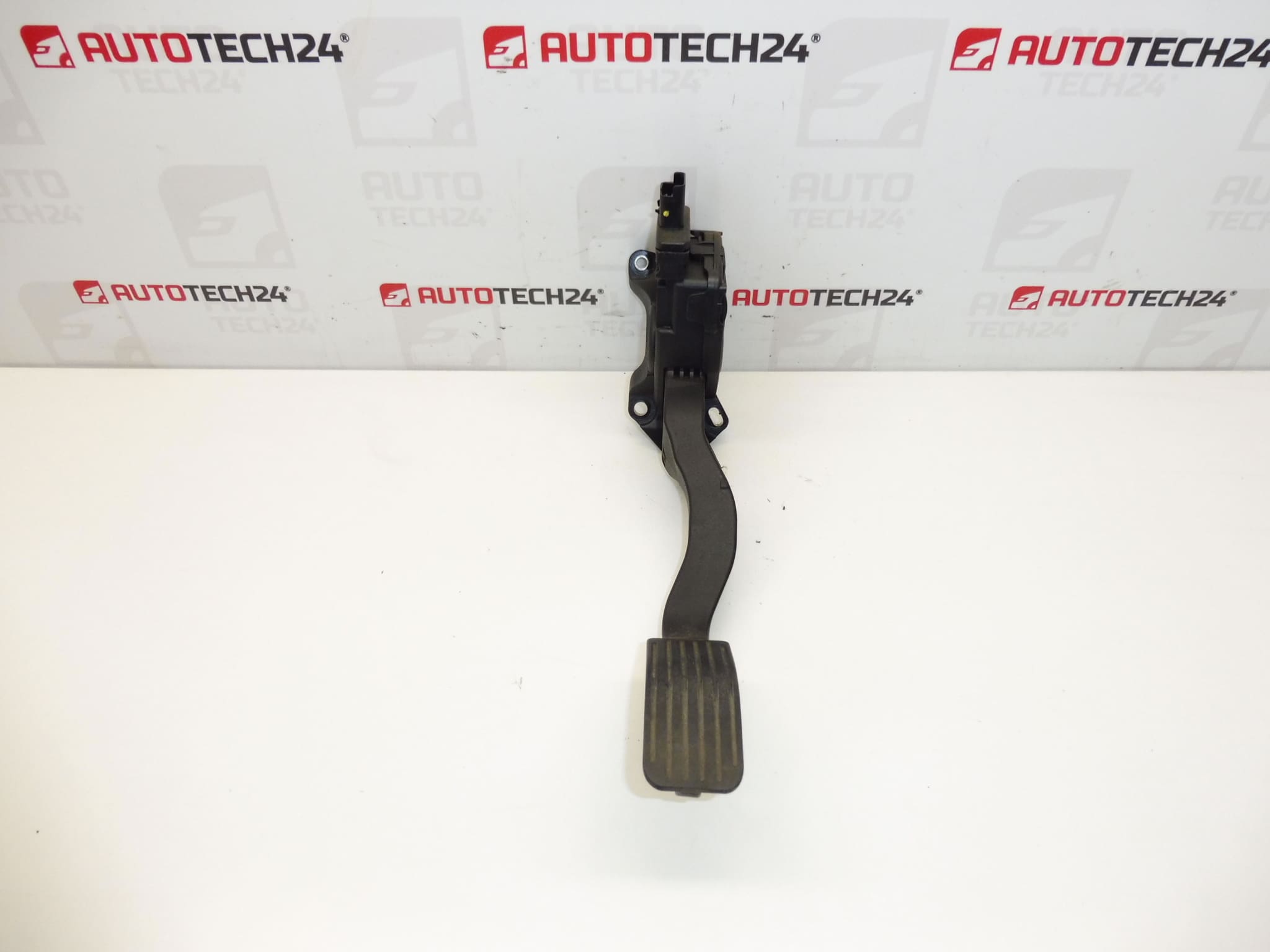 Pedala de acceleratie Citroën Peugeot 6PV009083-00 9680756880 1601AW