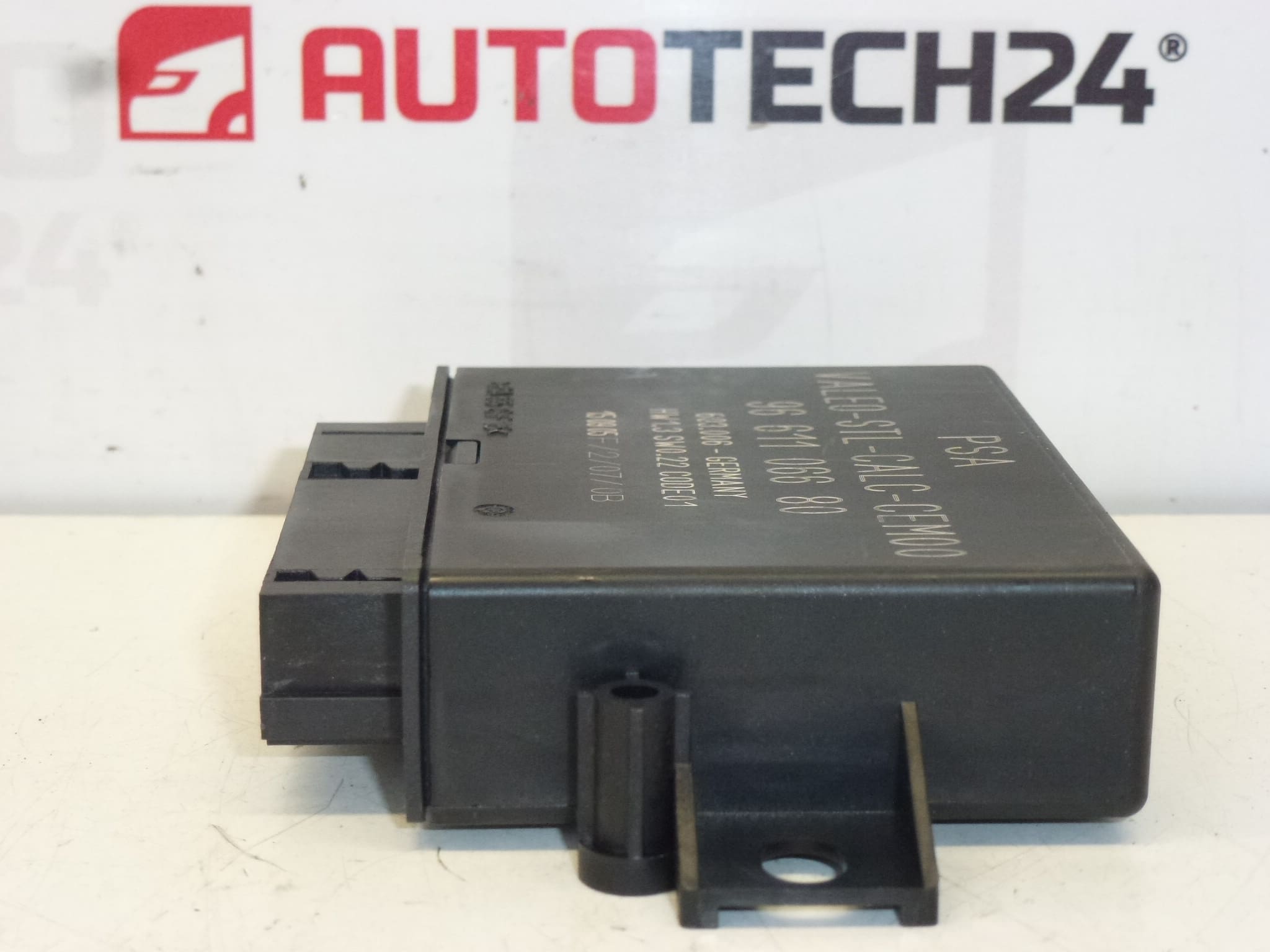 ECU AFIL Valeo Citroën C5 9661106680 6590AR - imagine 2