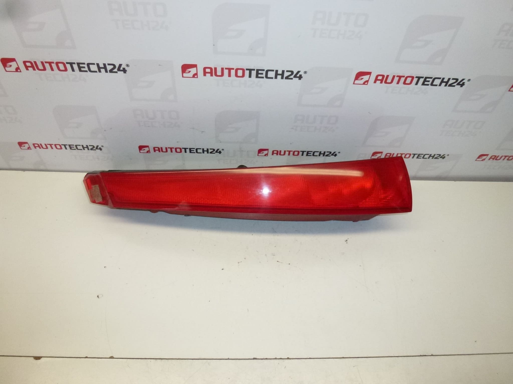 Lampa superioara stanga spate Citroën C5 I si II Kombi 9637356380 6350P9