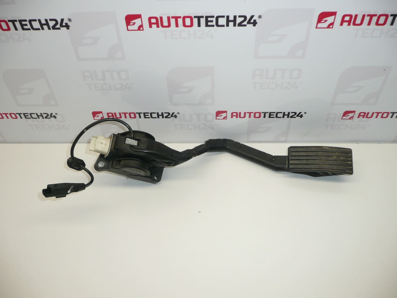 Pedala de acceleratie Citroën Peugeot Bosch 1601Q4