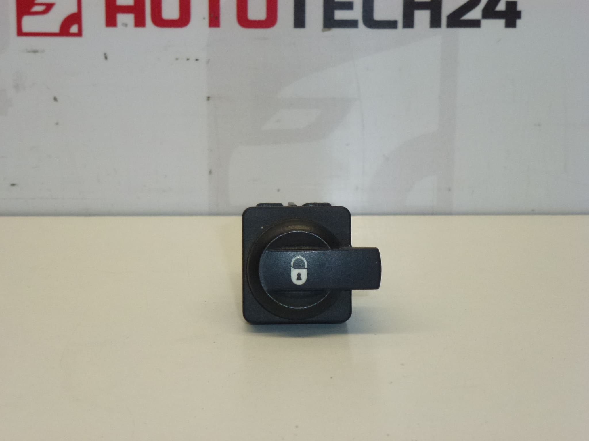 Controler închidere centralizată Citroën C4 96476626XT 6554LF