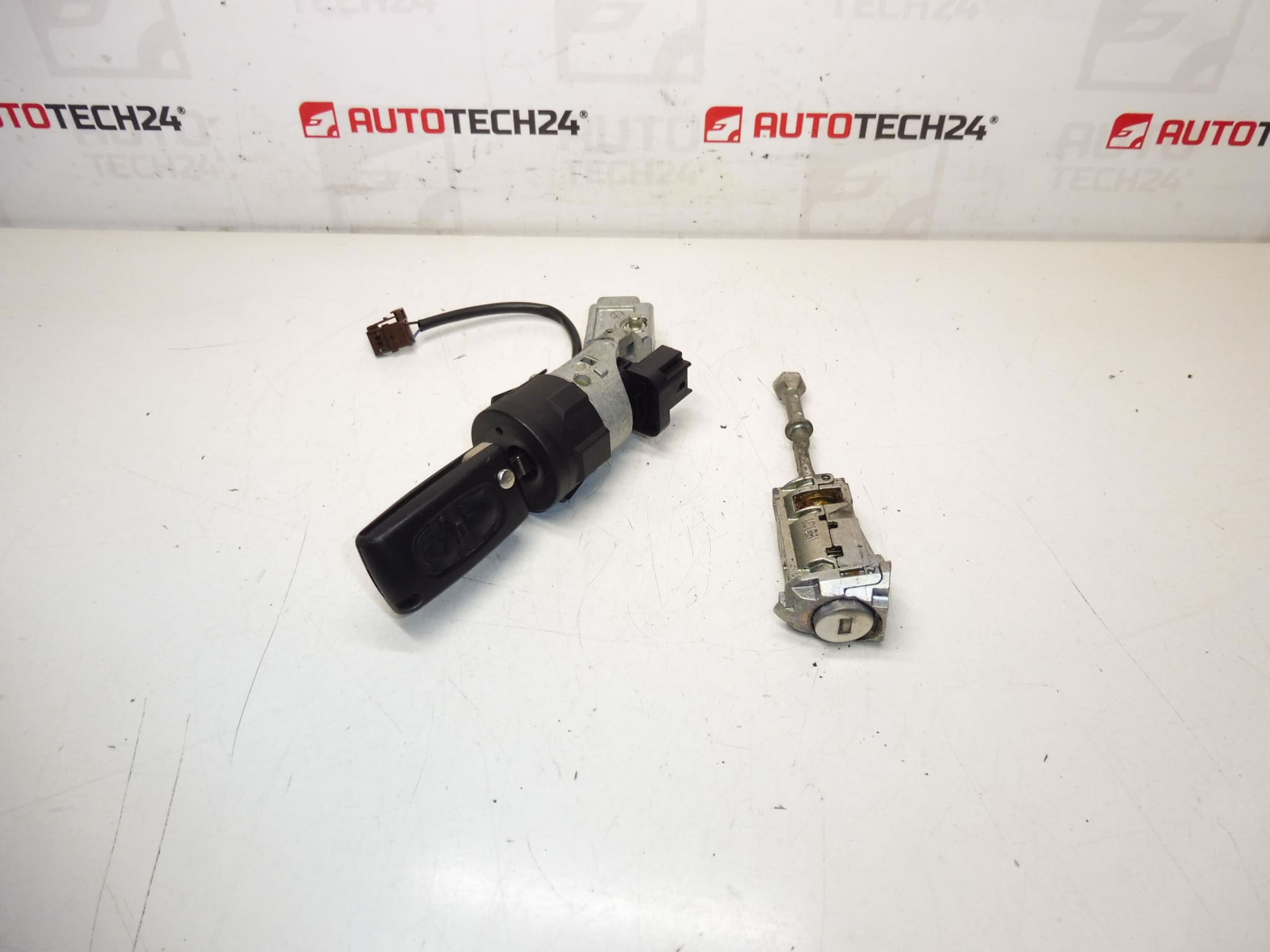 Set broaste si 2 chei Citroën 9673578480 4162PT