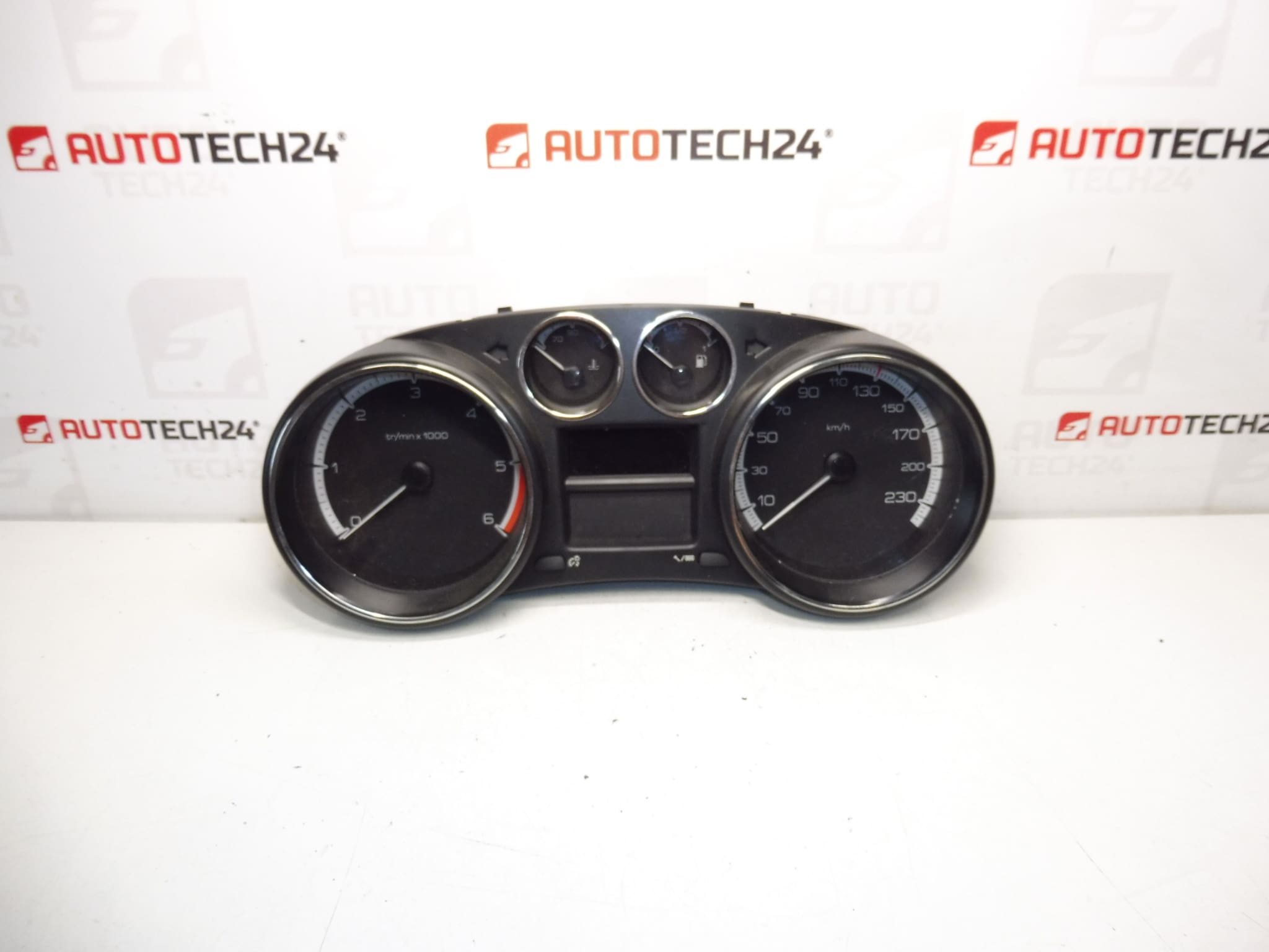 Vitezometru Peugeot 308 71600 km 9666649080 9806132480