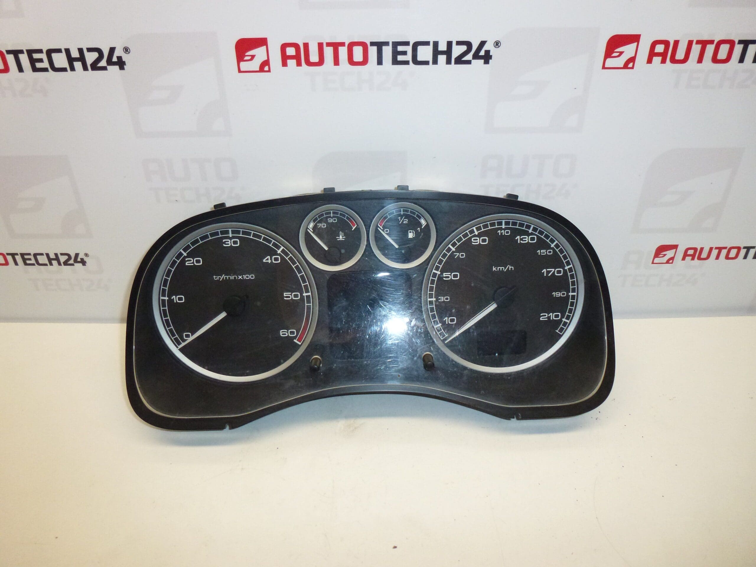 Tachometru Peugeot 307 168 mii km 9651299680 6104ZS