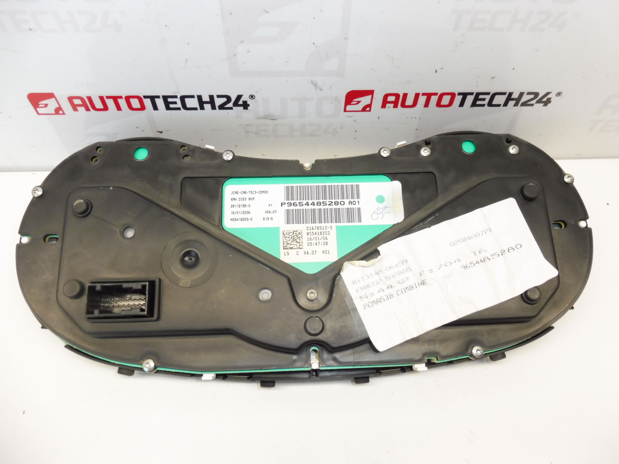 Tachometru PEUGEOT 307 cu 212725 km 9654485280 6106N4