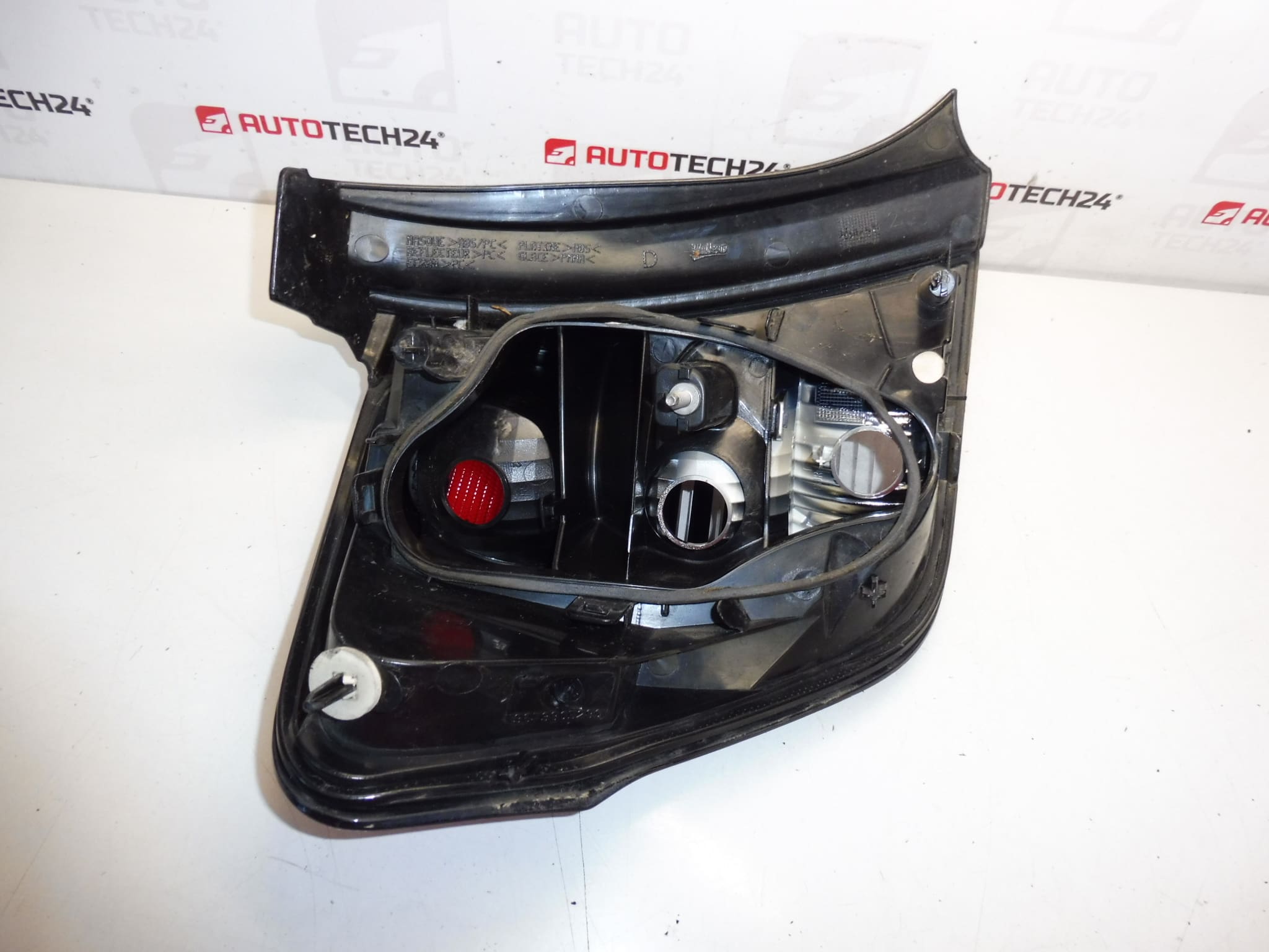 Aripa lampa spate dreapta Citroën C3 II 9673805380 6351KQ (Copie) - imagine 2