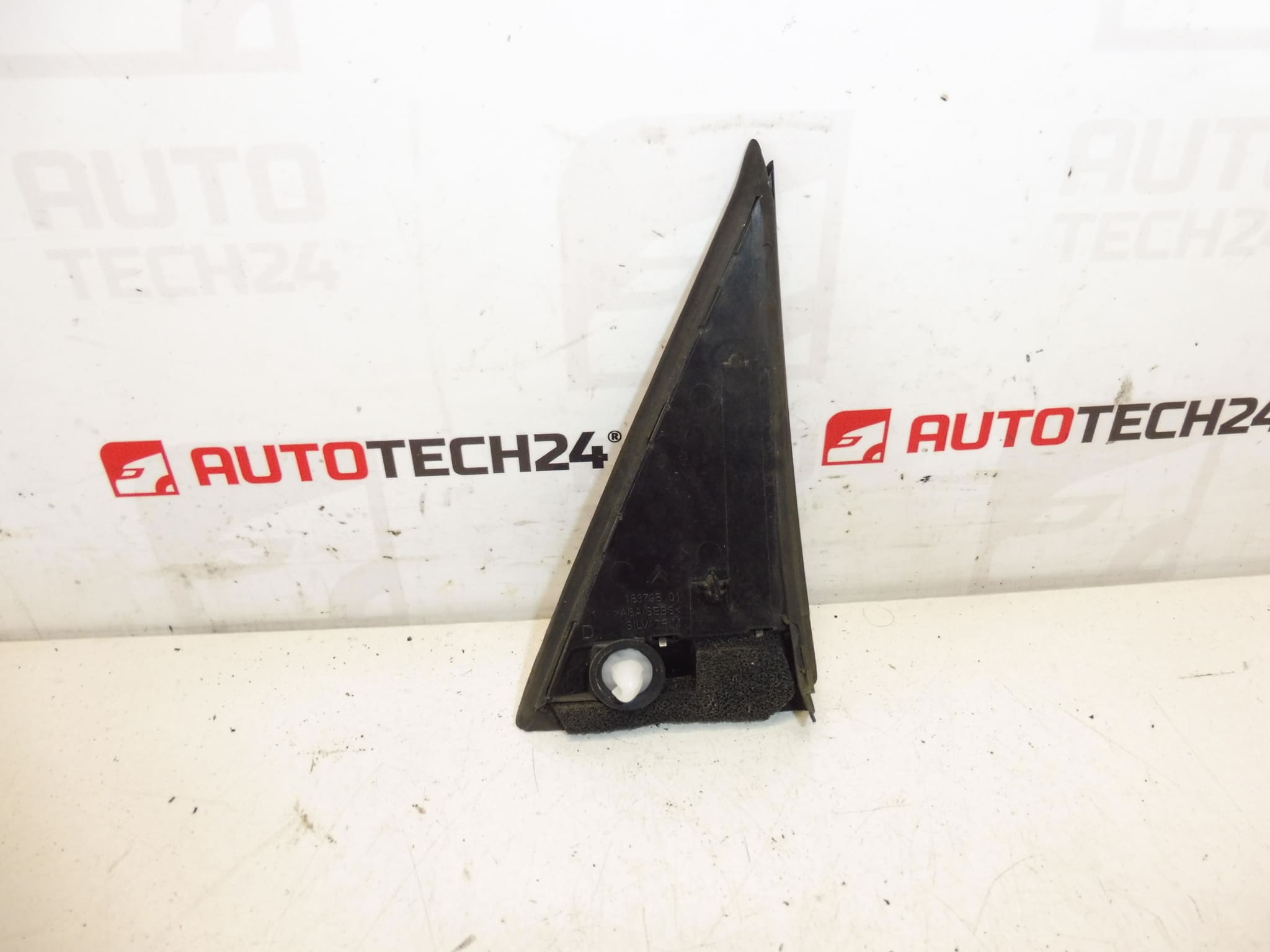 Capac din fata oglinzii dreapta Citroen C3 II A51 9025V9 - imagine 2