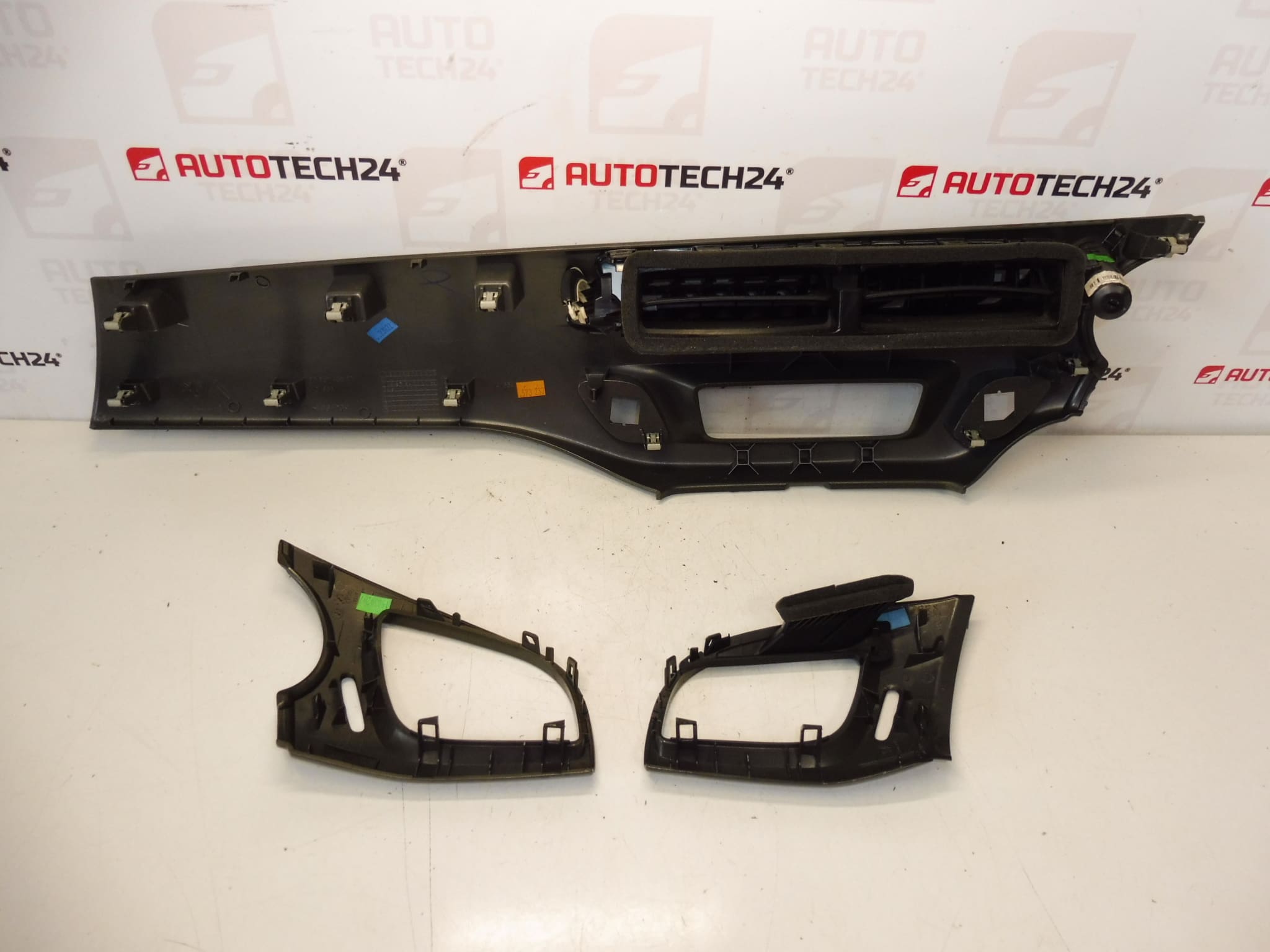 Citroen C3 II A51 Kit de finisare bord 9685748677 96857498ZD 96857501ZD - imagine 2