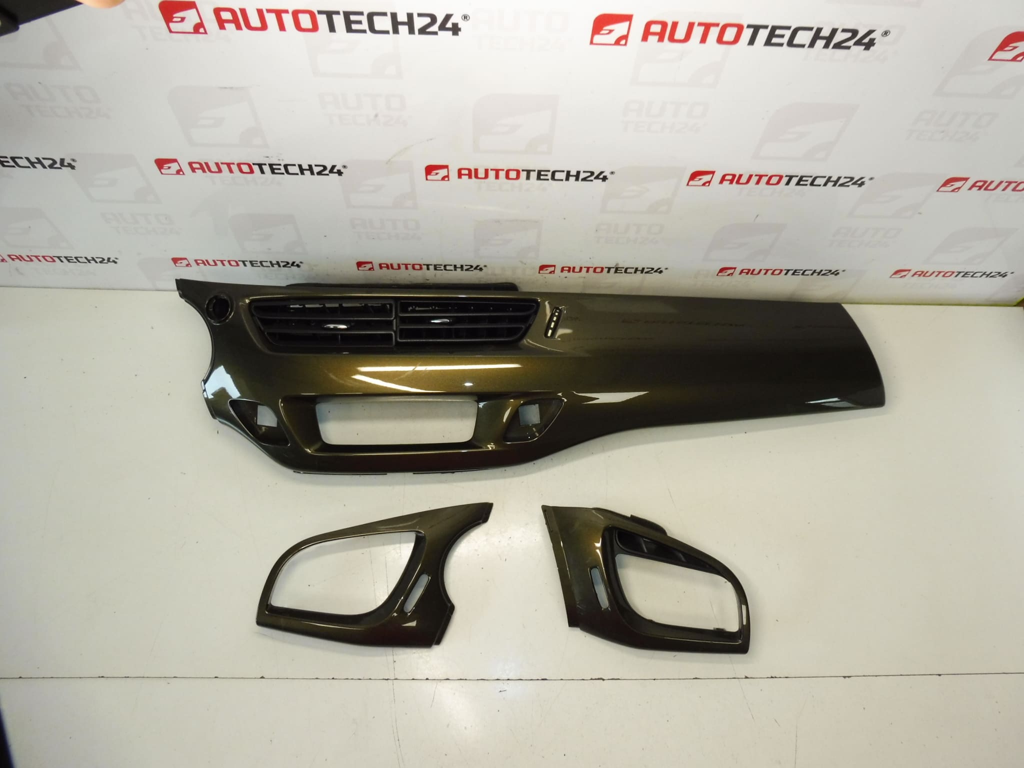 Citroen C3 II A51 Kit de finisare bord 9685748677 96857498ZD 96857501ZD