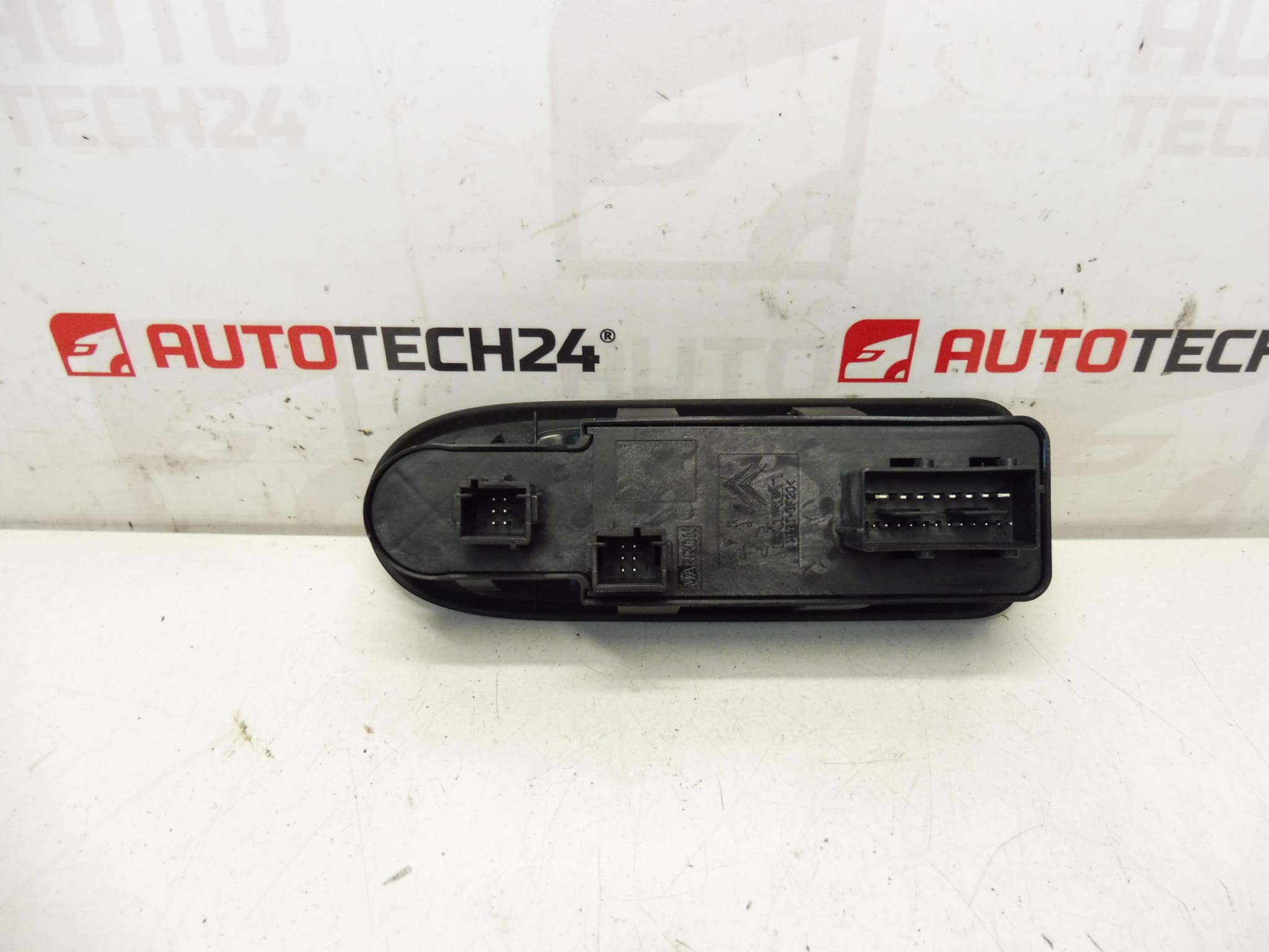 Comandă geam și oglinzi Citroën C3 II 96652236XT 6490AZ - imagine 2
