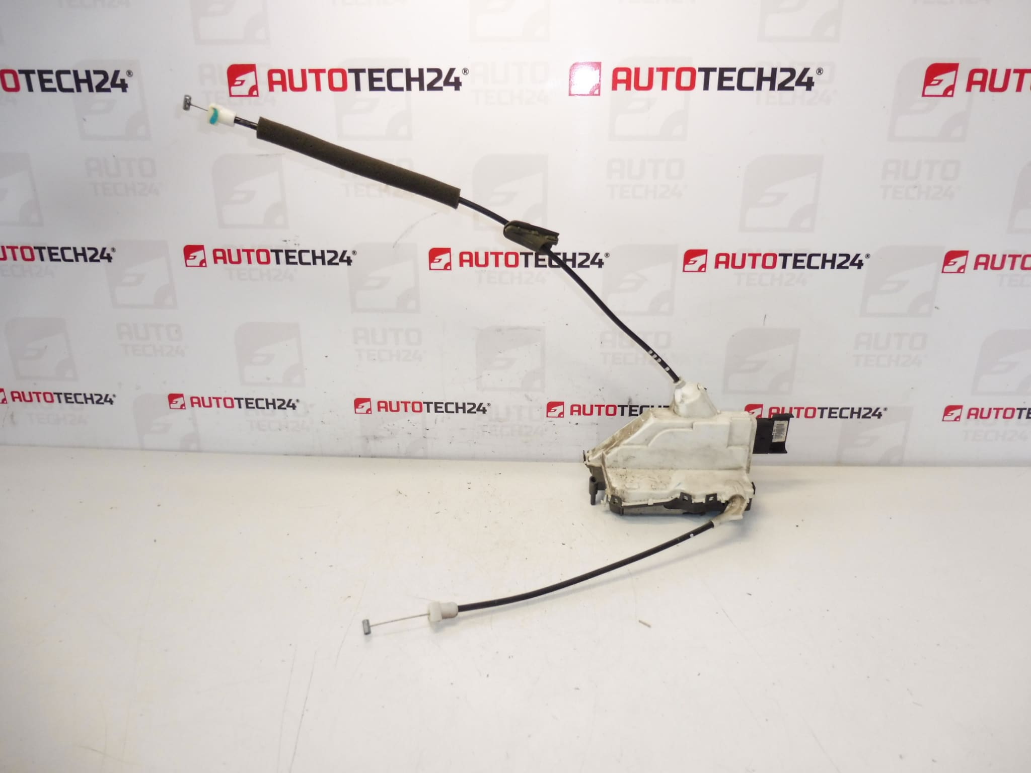 Inchidere portiera pasager Citroën C3 II A51 9800624680