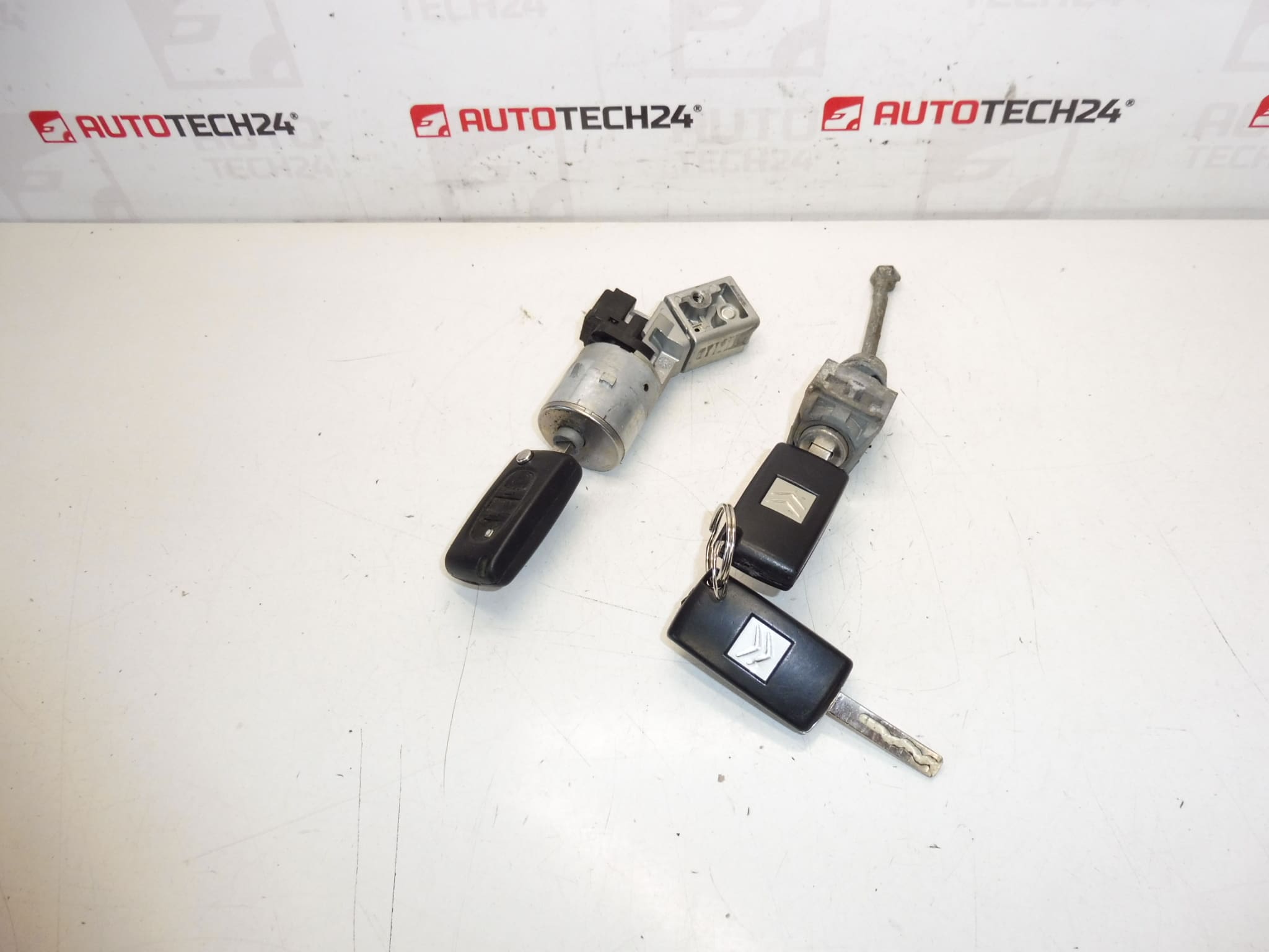Set broaste si 3 chei Citroën Peugeot 4162KF 4162KC