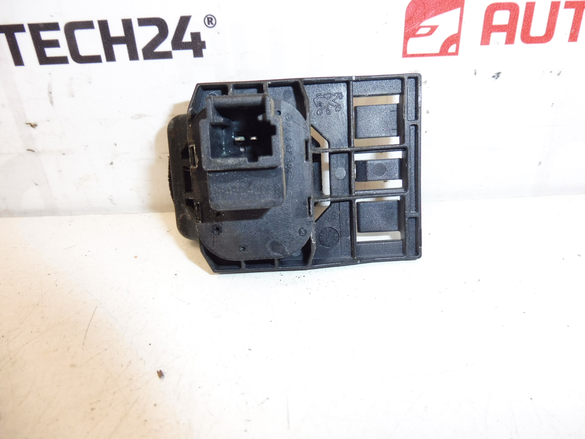 Buton KKQD Peugeot 407 sedan 872565 872558