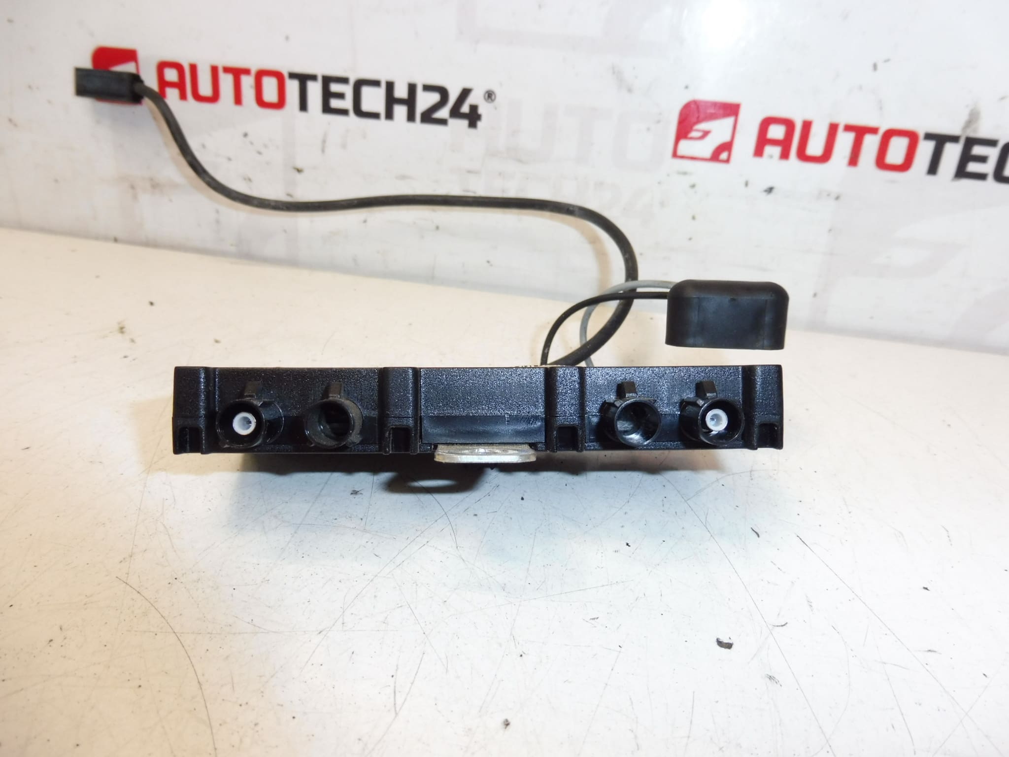 Adaptor de impedanță Peugeot 407 9647837380 6561EG - imagine 2