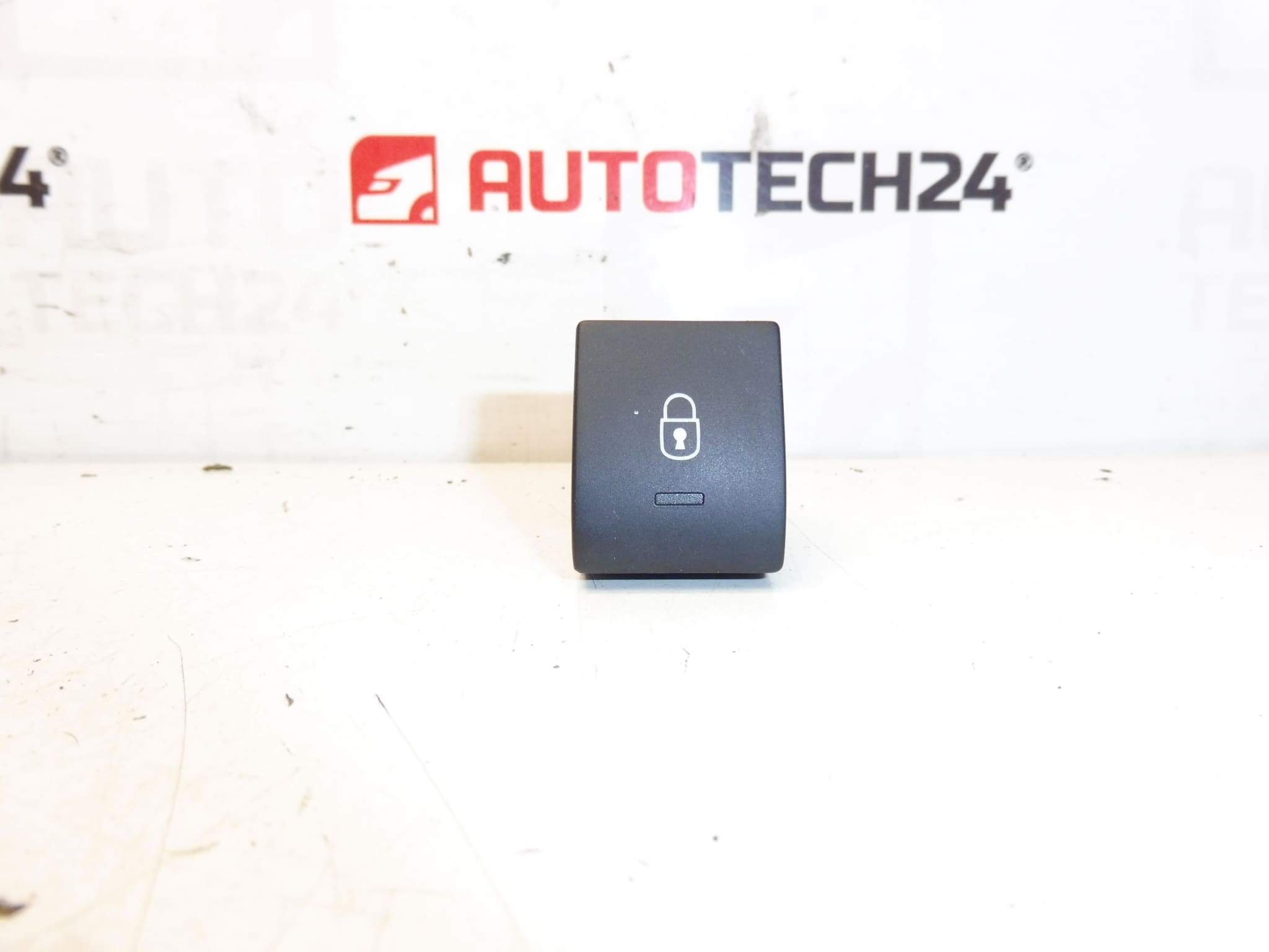 Controler inchidere centralizata Peugeot 3008 5008 96652390ZD 6490Z3