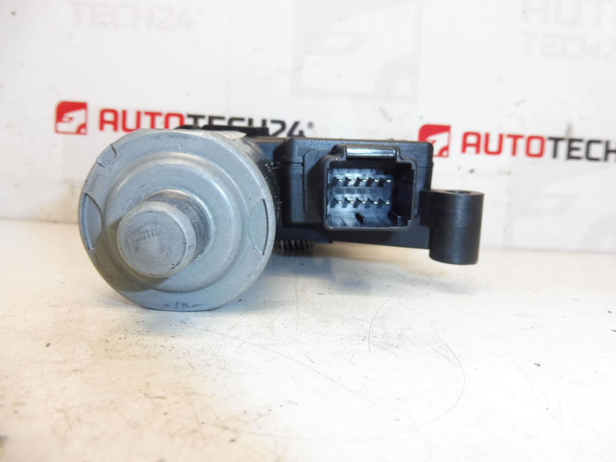 Motor electric Bosch Citroen C4 Picasso 0390200072 8401NC - imagine 2