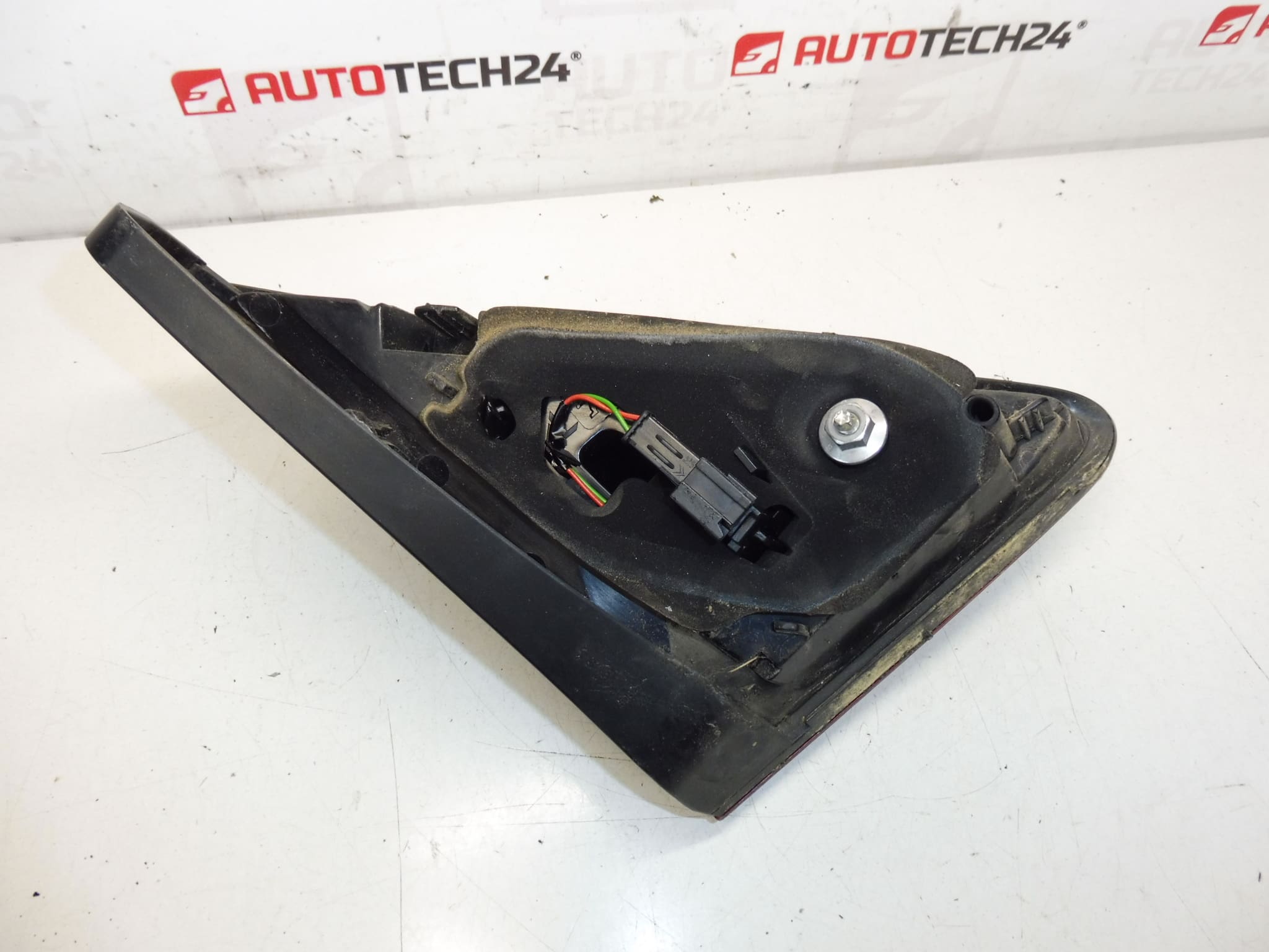 Peugeot 3008 capac far spate dreapta 9805511280 - imagine 2