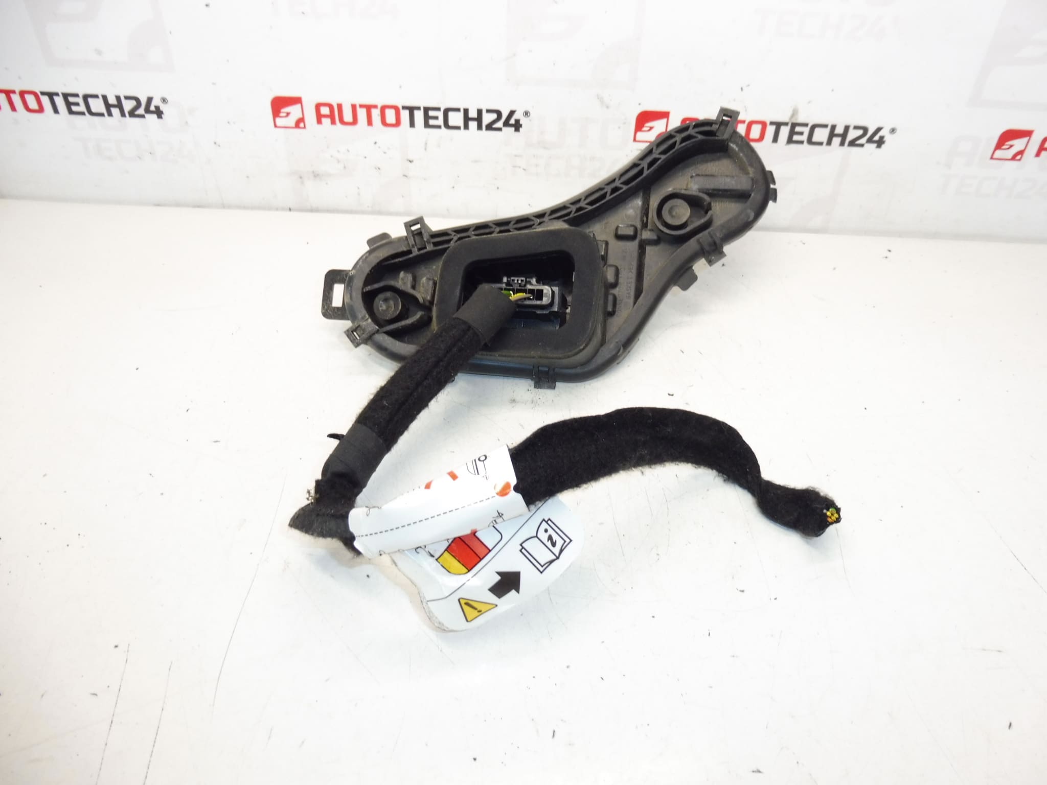 soclu de bec Peugeot 3008 9805510580 - imagine 2