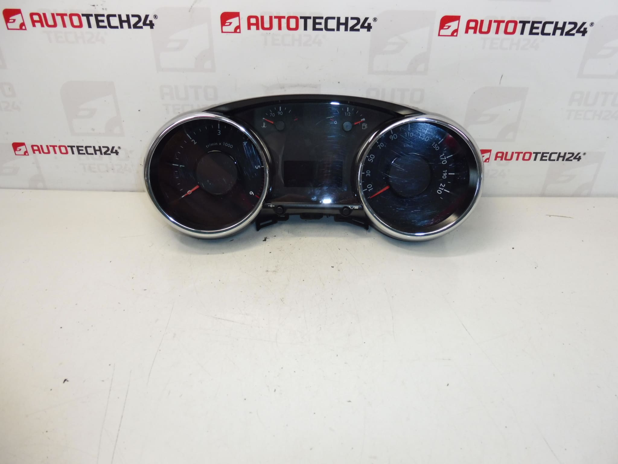 Vitezometru 98000km Peugeot 3008 5008 9805232380 9810462780