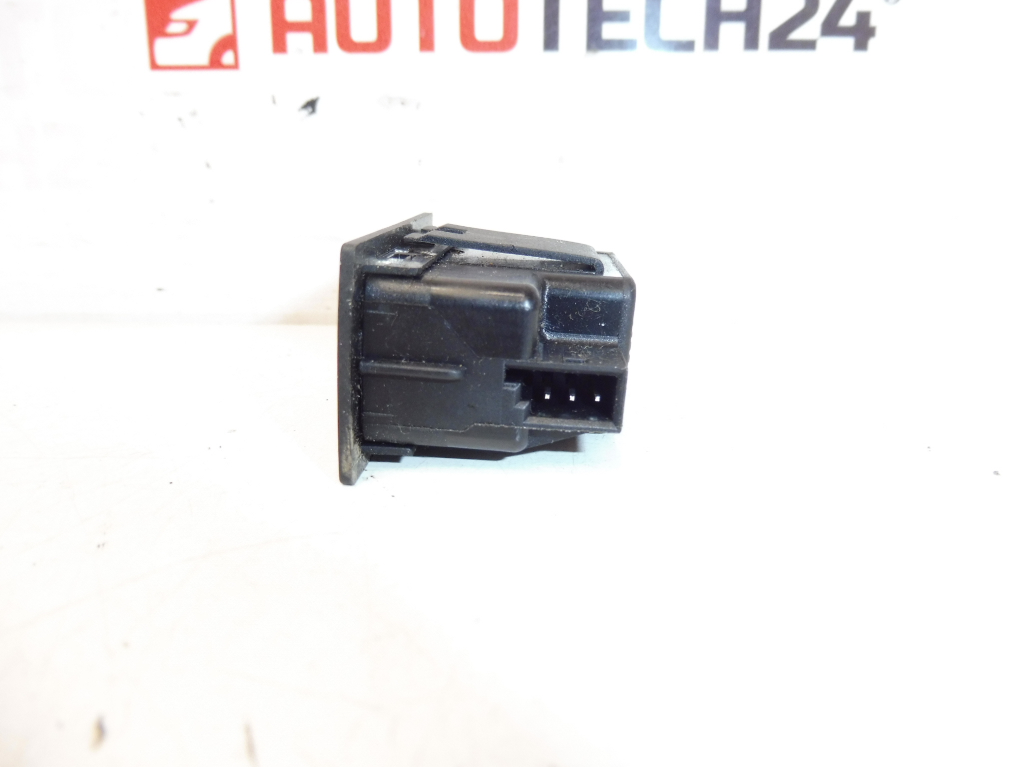 Citroën Peugeot 96637502XT 8906KQ Control scaun
