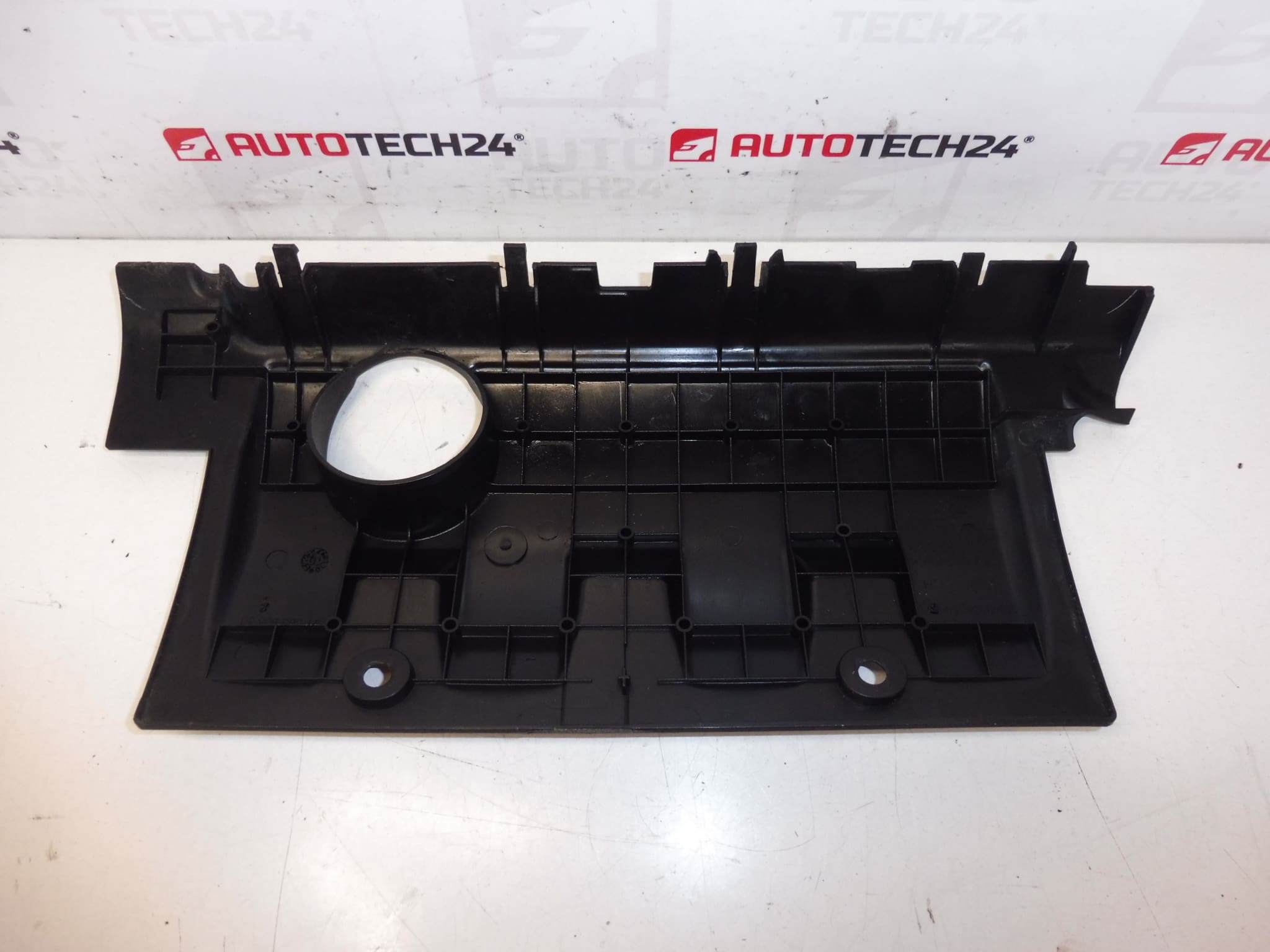Capac motor VTI Citroen Peugeot 013789 - imagine 2