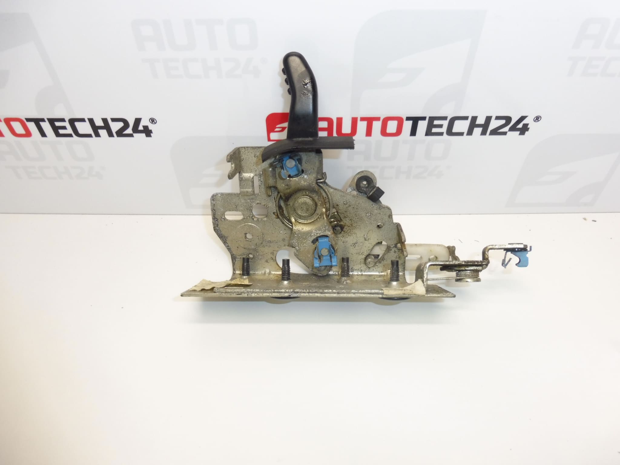 Încuietoare ușă dreapta jos Citroën Berlingo II 8726F4