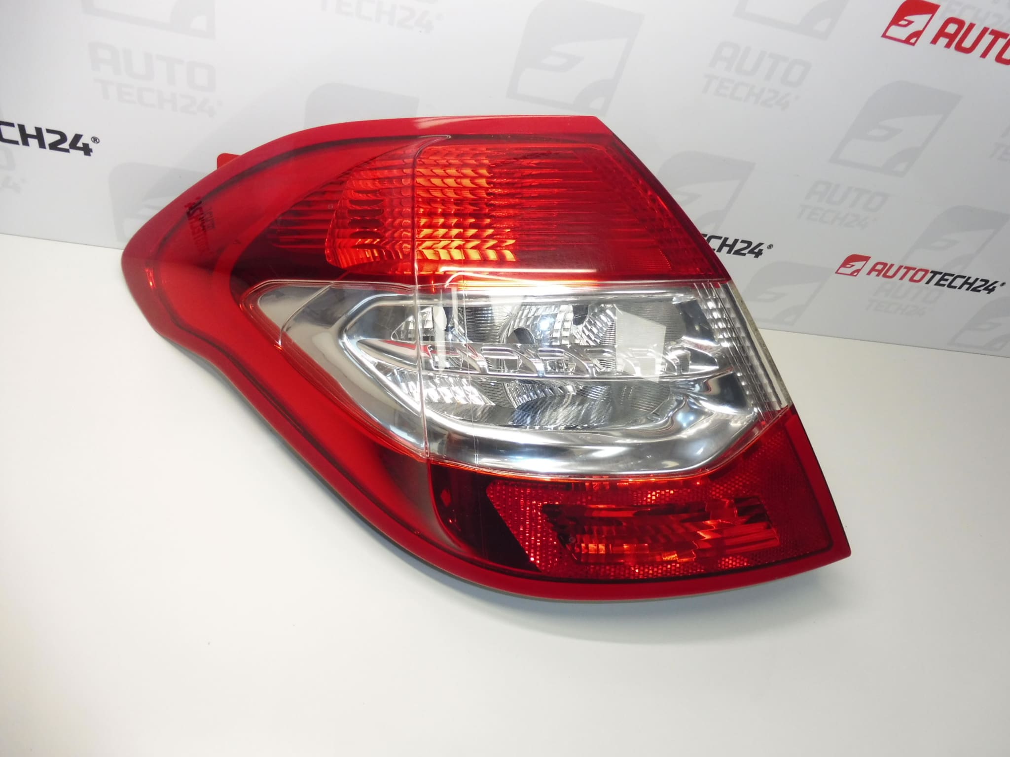 Lampa spate stanga exterior Citroën C4 II 9687312180 6350KS