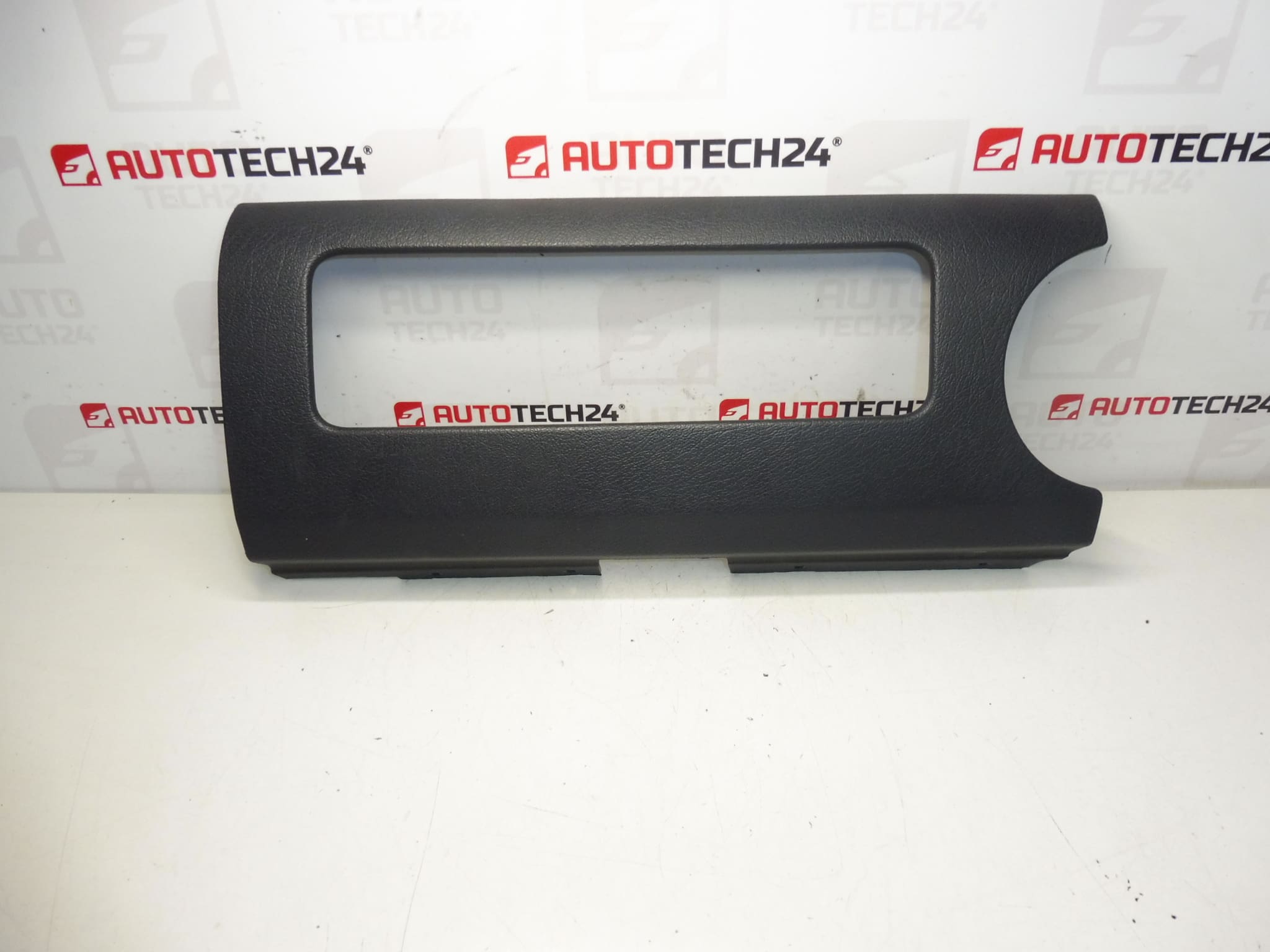 Panou bord Citroën Berlingo II Peugeot Partner II 9645502377 822640