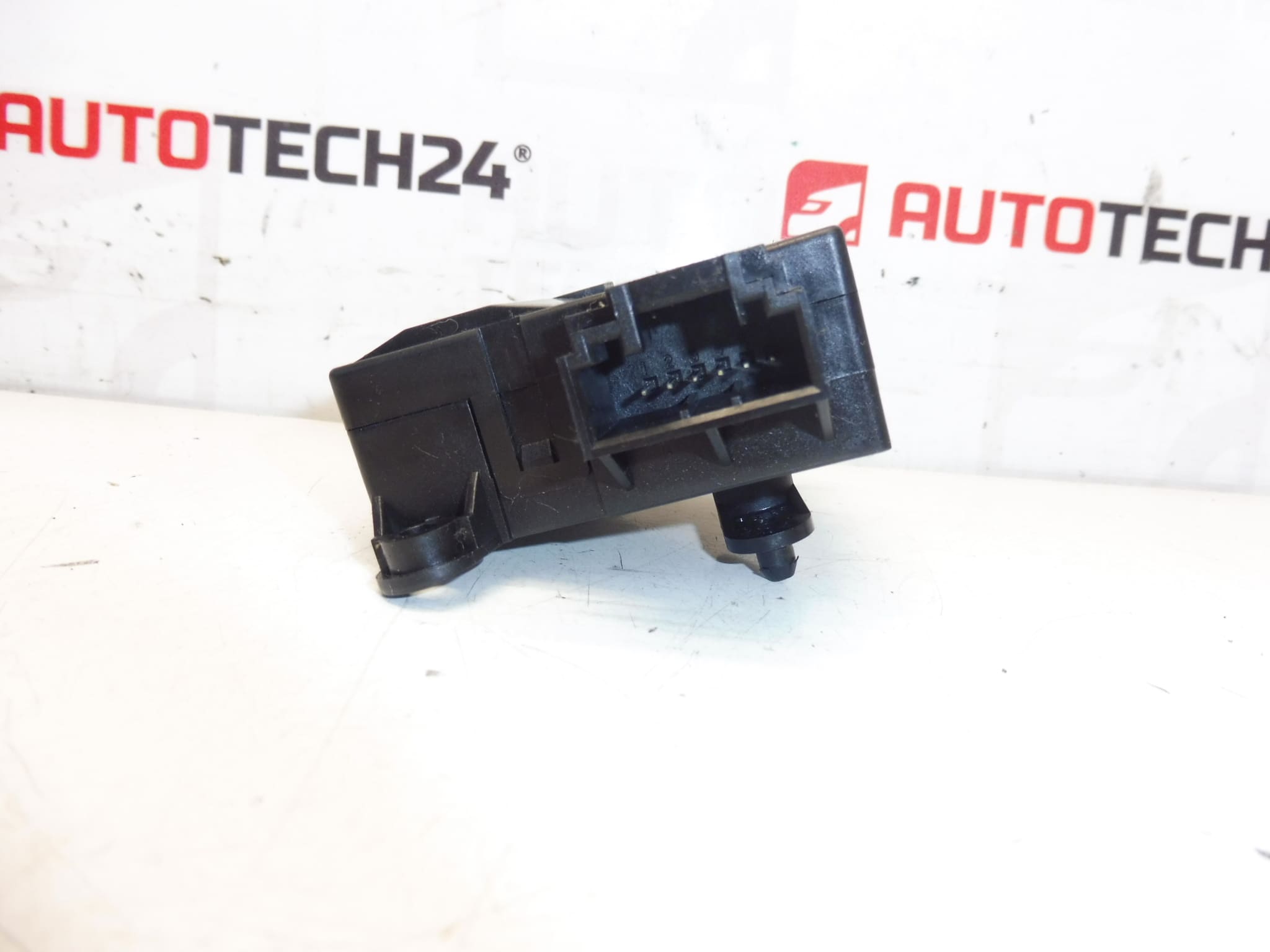 Servo incalzire motor Valeo Citroën Peugeot 030998Z - imagine 2