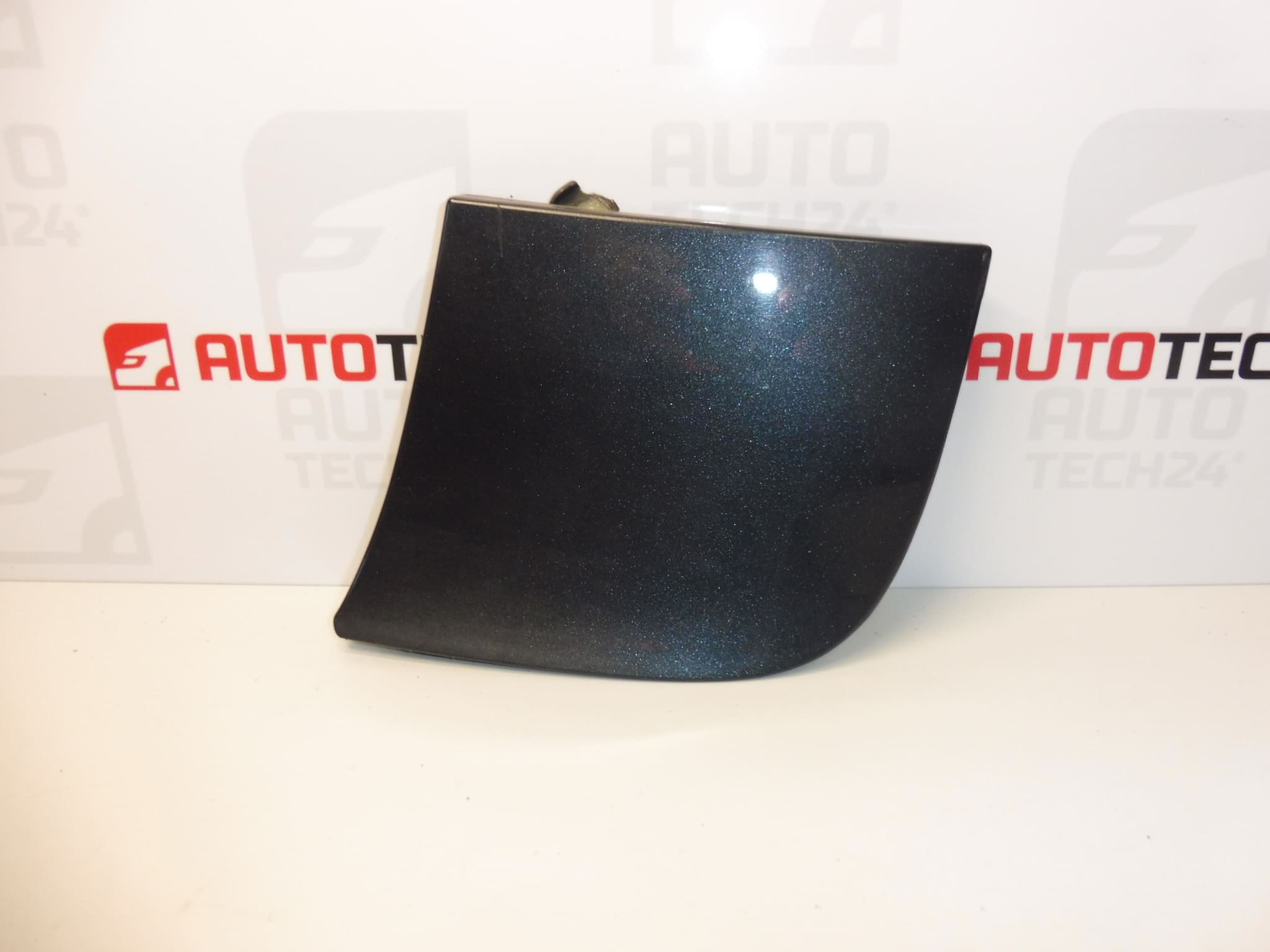 Capac pentru clapeta rezervorului KTA Peugeot 107 Citroën C1 KTB 1517C5 1517C9